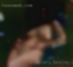 I am Beckley discreet fun very open minded and kinky.
